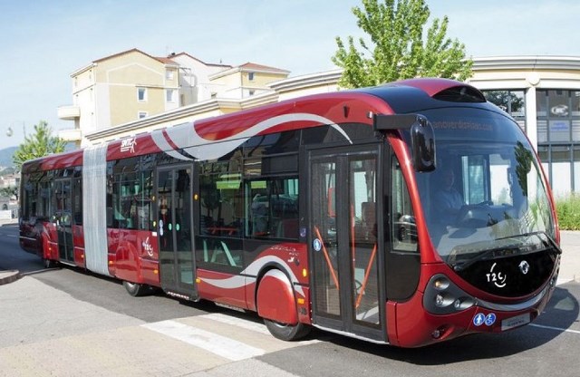 В автобусах BakuBus введено принудительное ограничение скорости